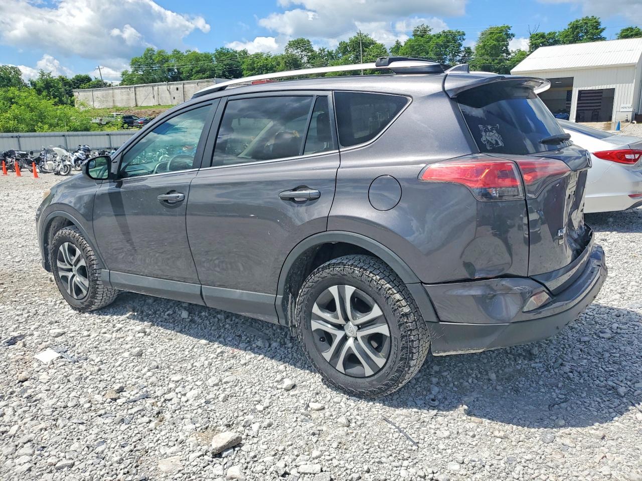 2017 TOYOTA RAV4 LE — снимка 2