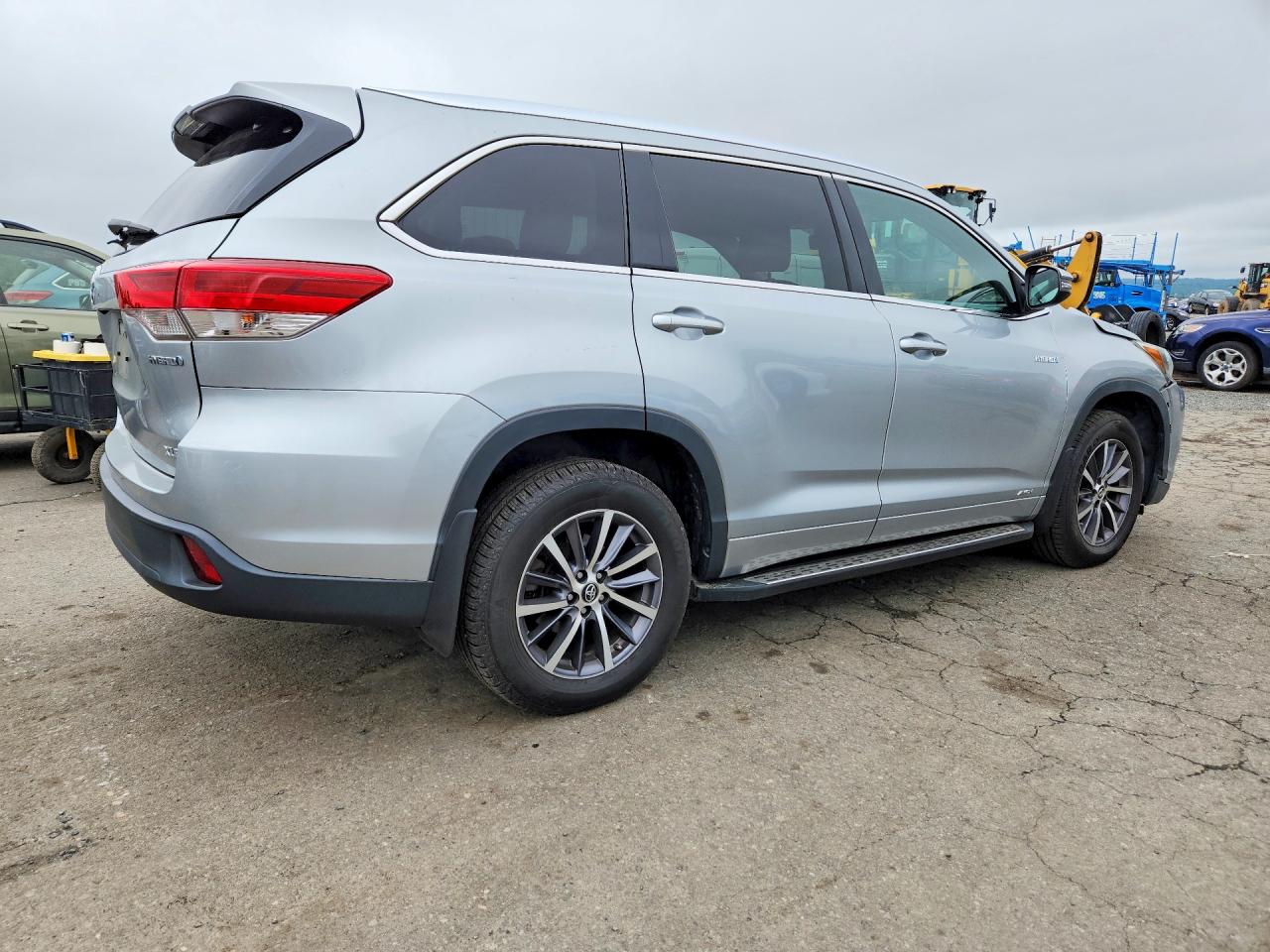 2017 TOYOTA HIGHLANDER HYBRID XLE — снимка 3