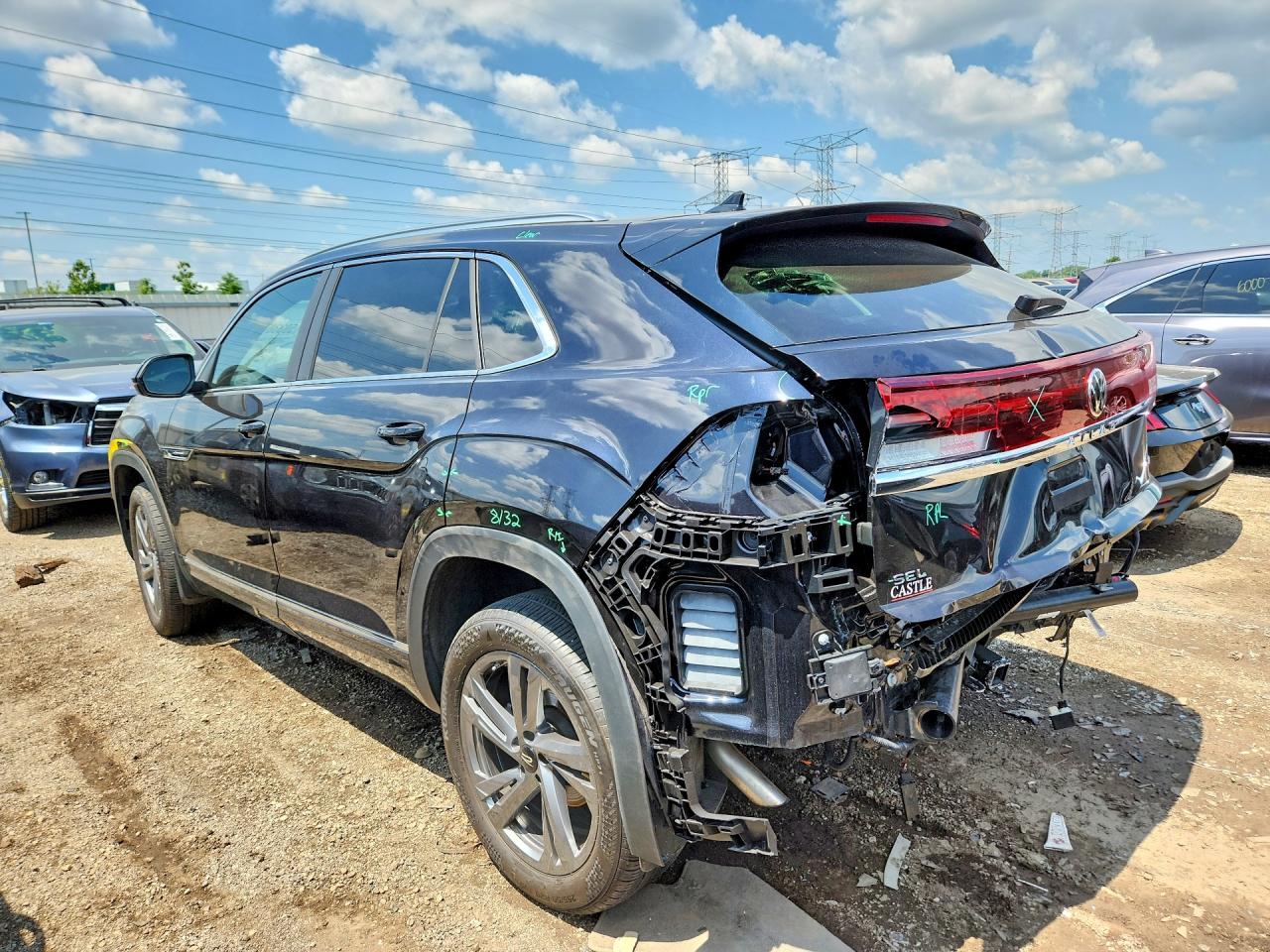 2024 VOLKSWAGEN ATLAS CROSS SPORT SEL R-LINE — снимка 2