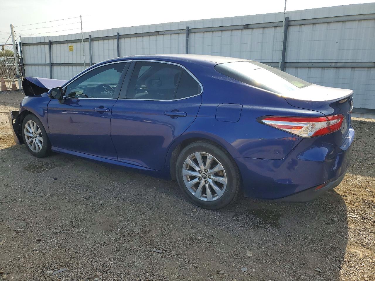 2018 TOYOTA CAMRY LE — снимка 2