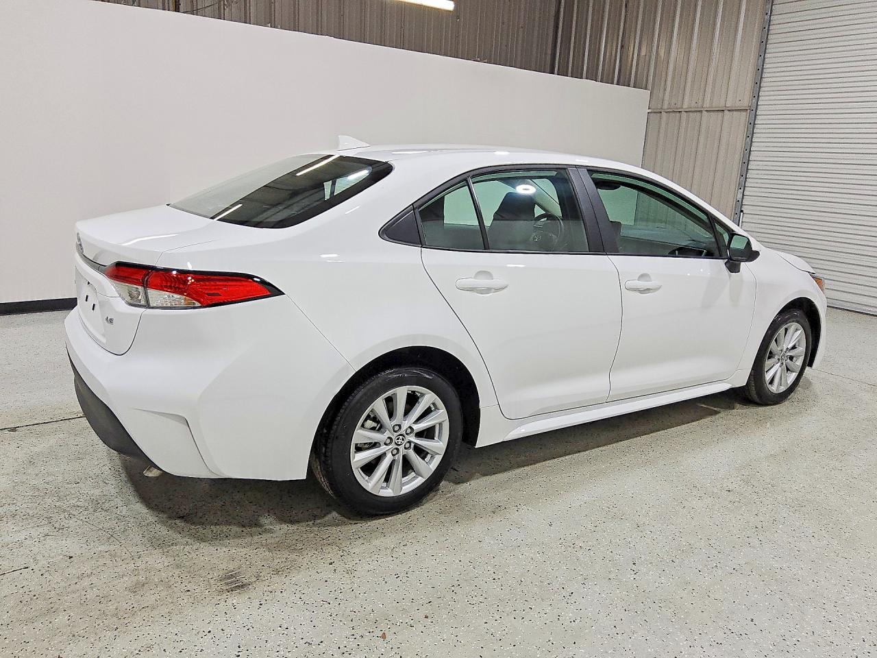 2026 TOYOTA COROLLA LE — снимка 3