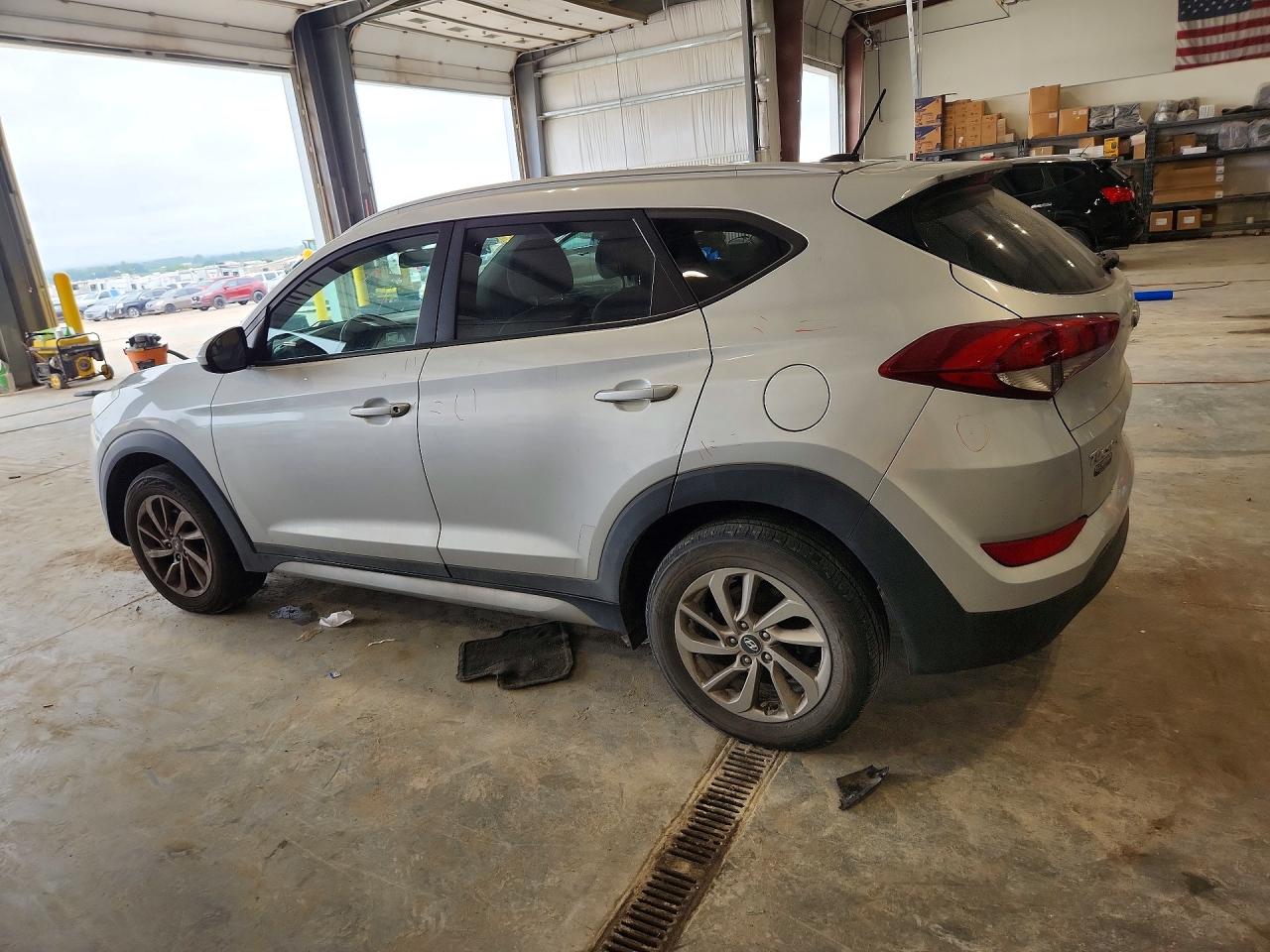 2016 HYUNDAI TUCSON SE — снимка 2