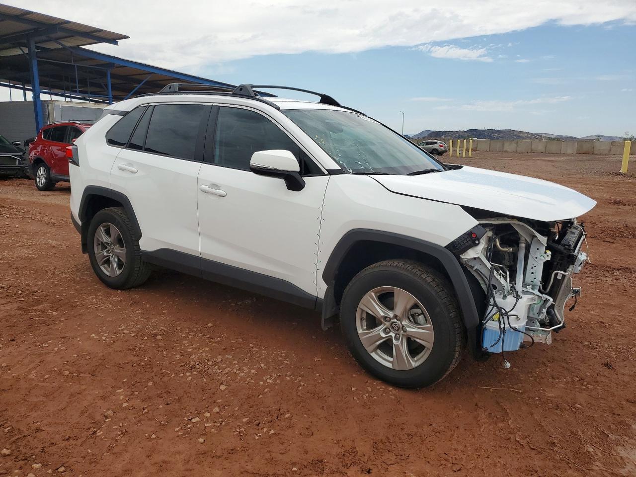 2025 TOYOTA RAV4 XLE — снимка 4