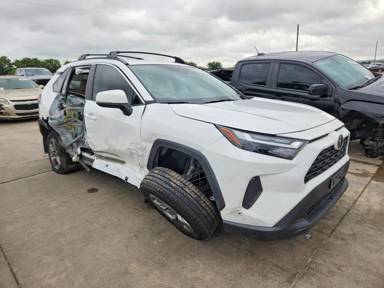 2024 TOYOTA RAV4 XLE — снимка 4