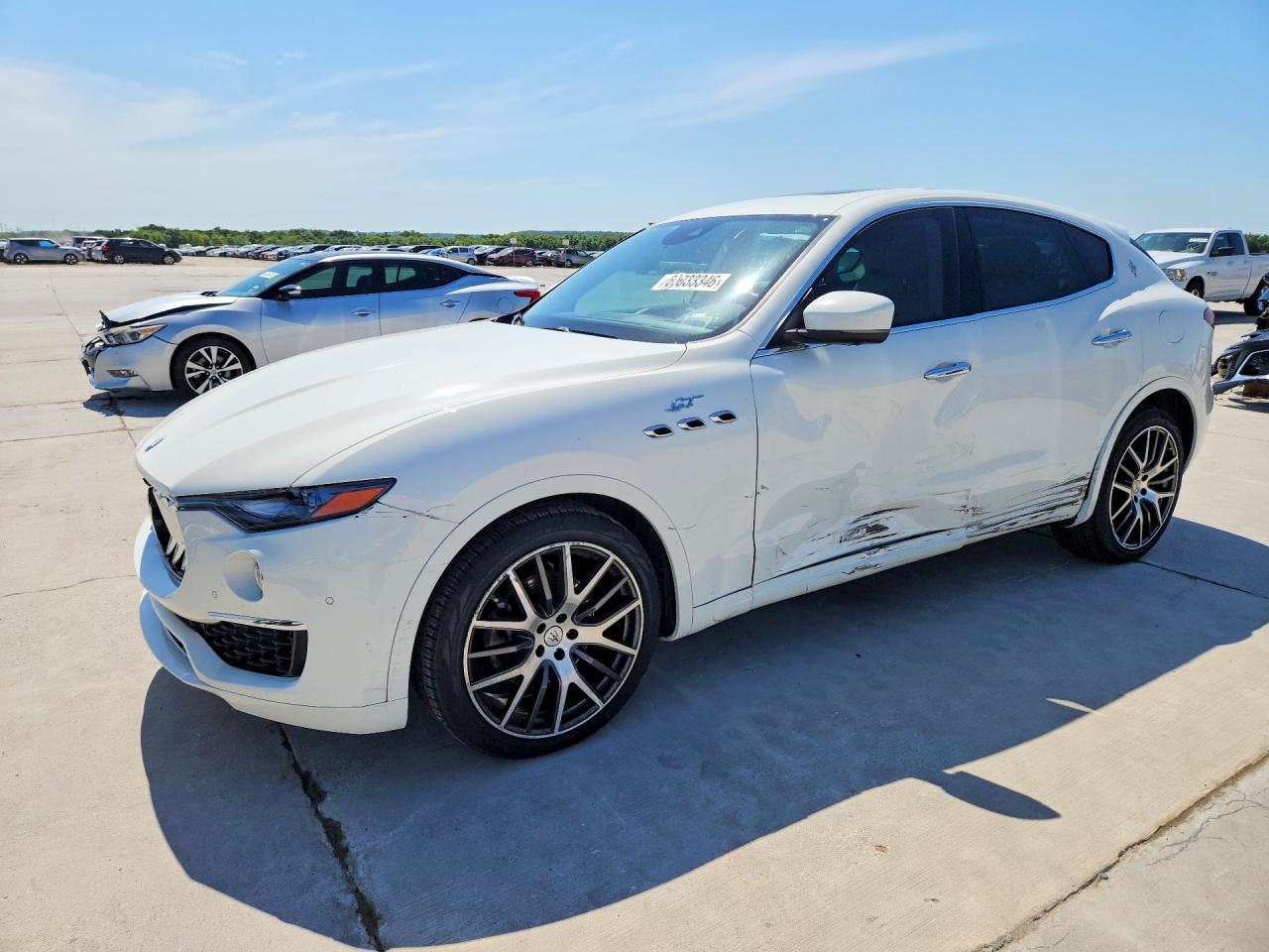 2022 MASERATI LEVANTE BASE