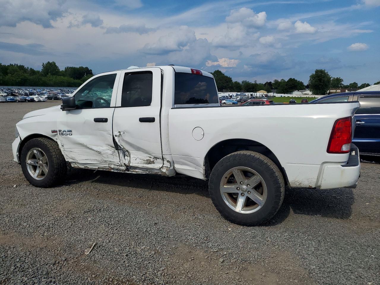 2017 RAM 1500 ST — снимка 2