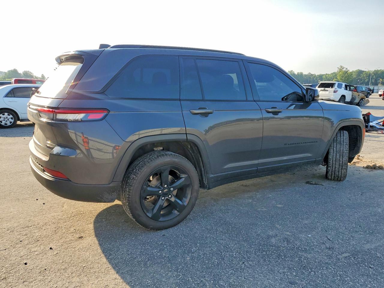 2024 JEEP GRAND CHEROKEE LIMITED — снимка 3