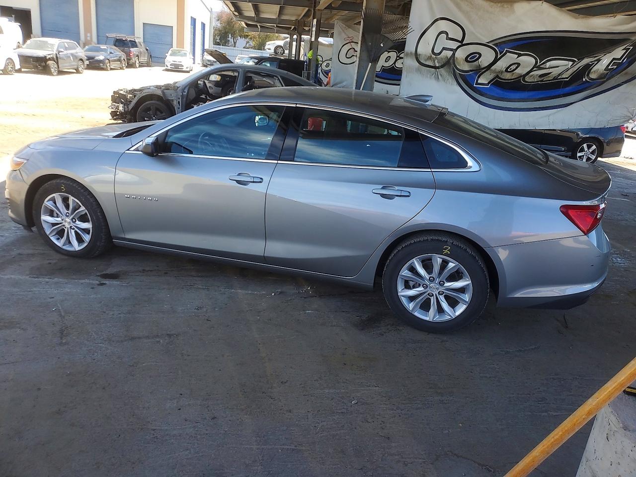 2024 CHEVROLET MALIBU LT — снимка 2
