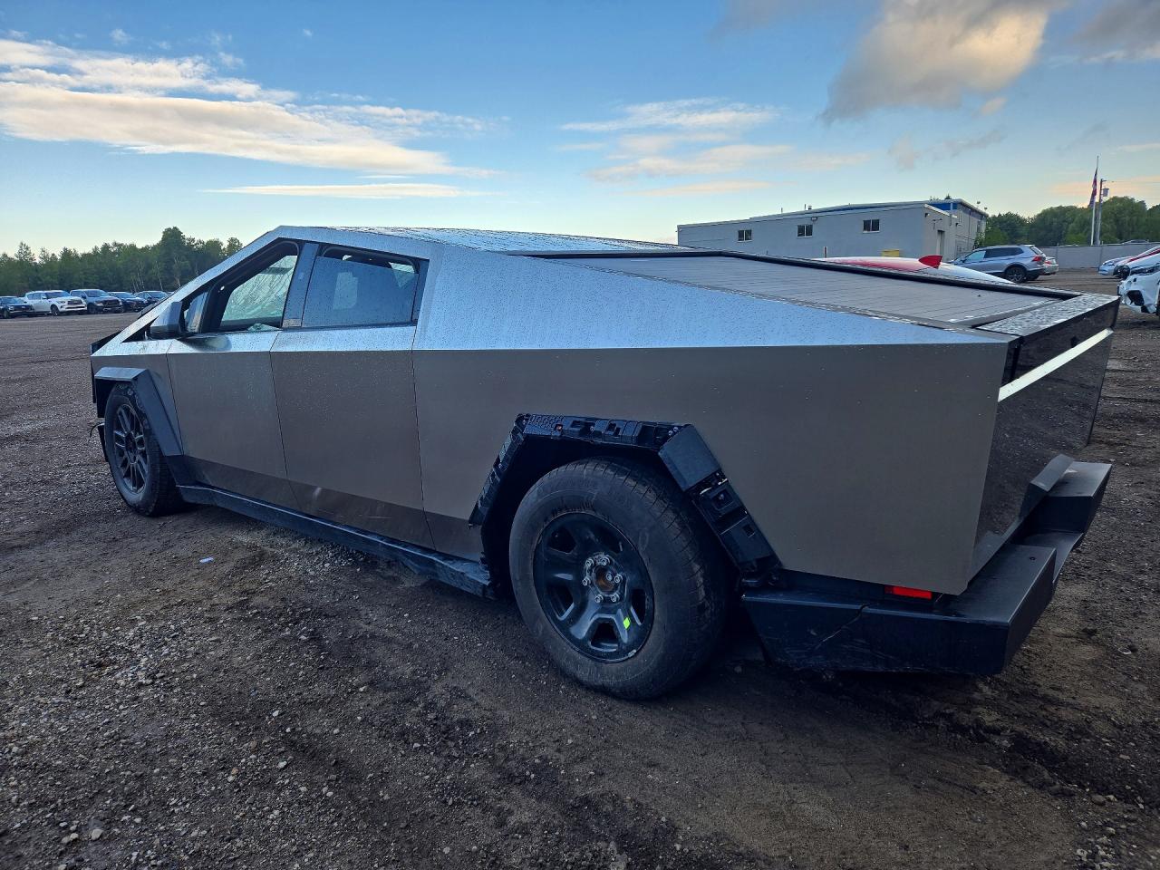 2025 TESLA CYBERTRUCK — снимка 2