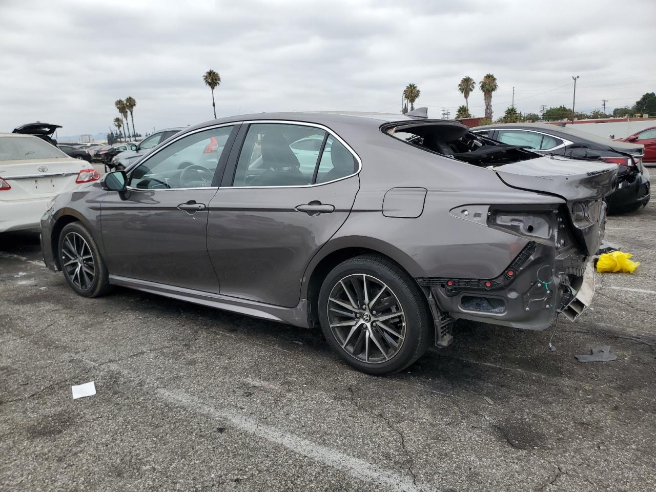 2024 TOYOTA CAMRY SE — снимка 2