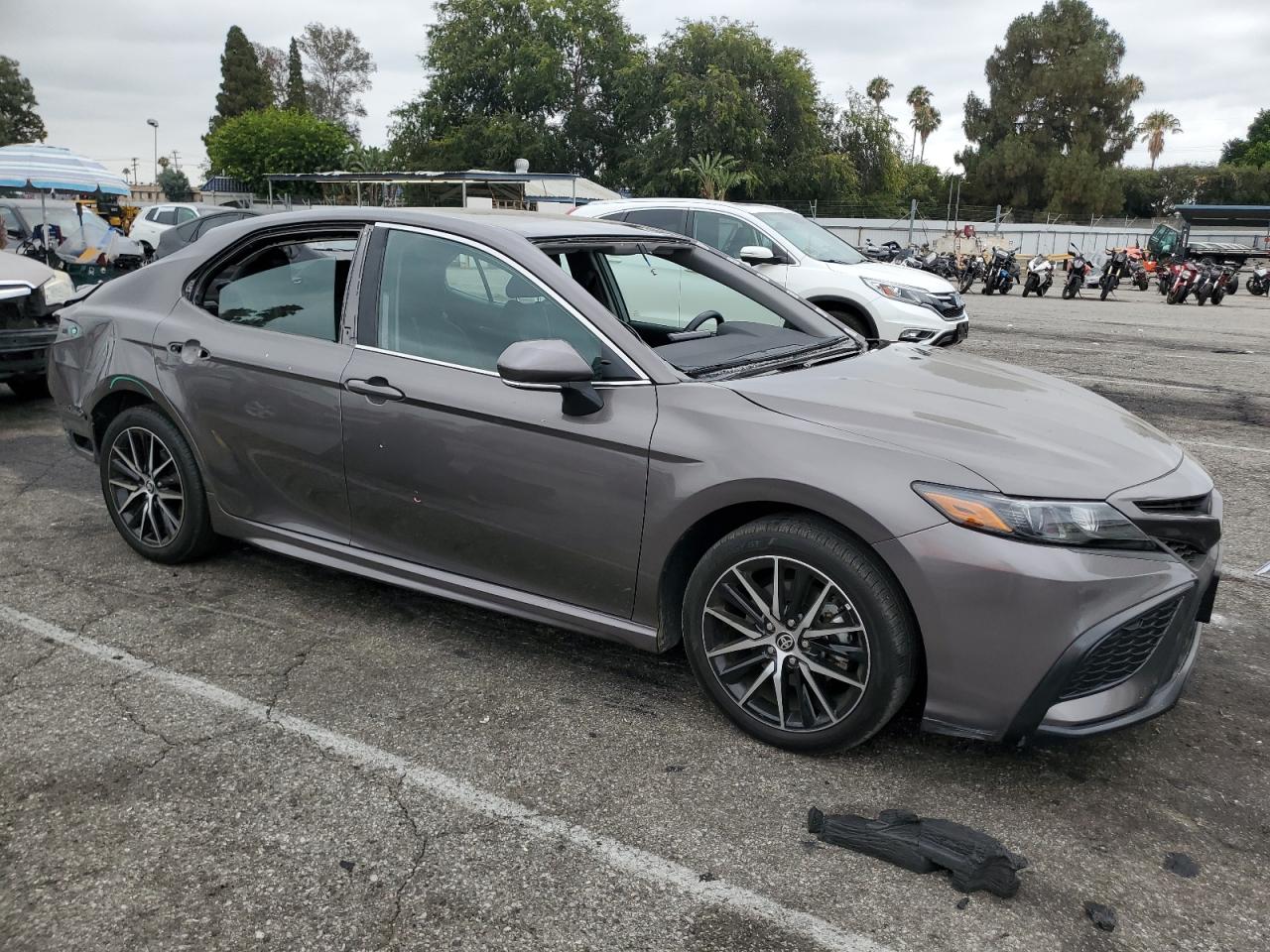 2024 TOYOTA CAMRY SE — снимка 4