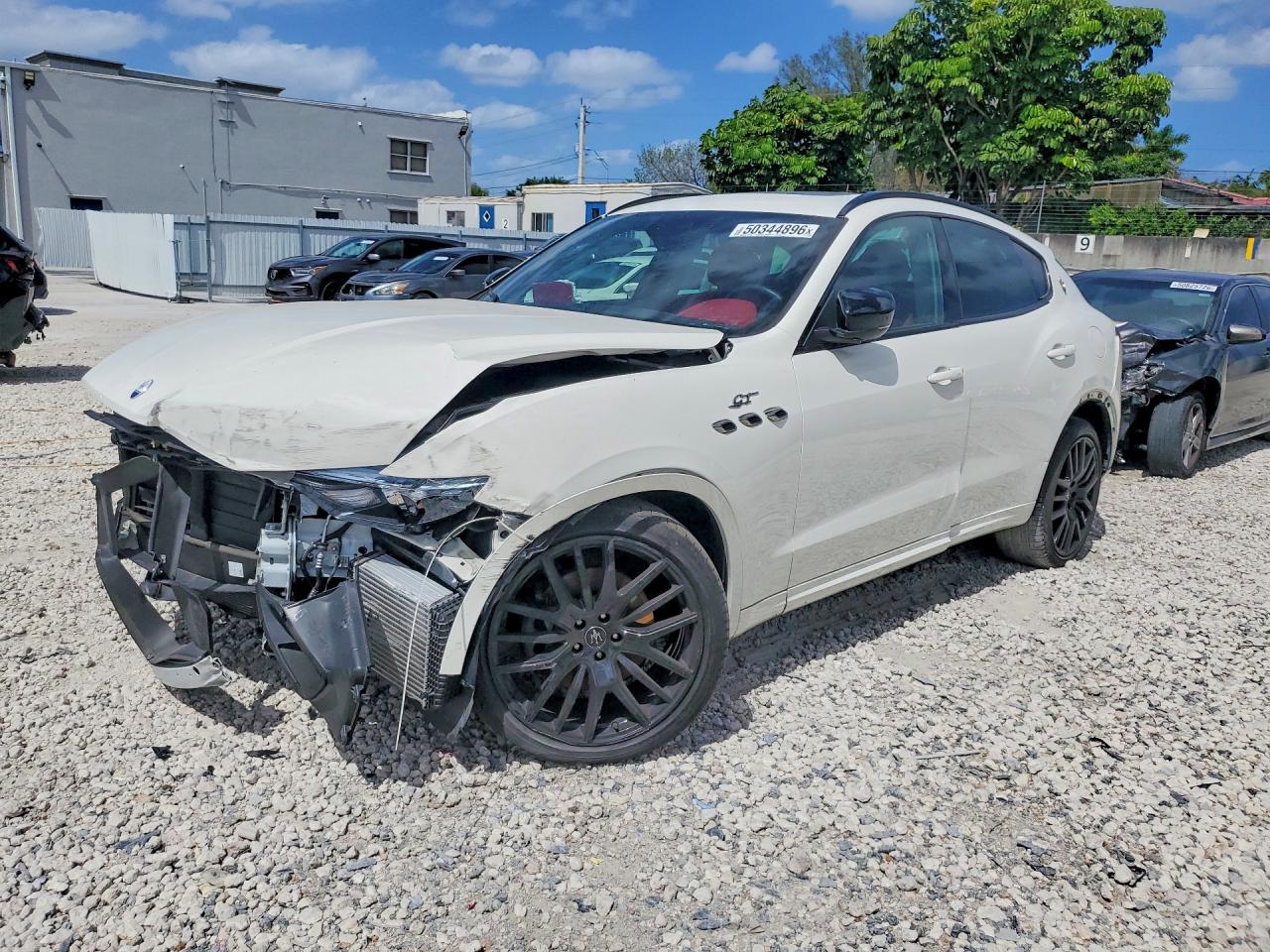 2022 MASERATI LEVANTE BASE