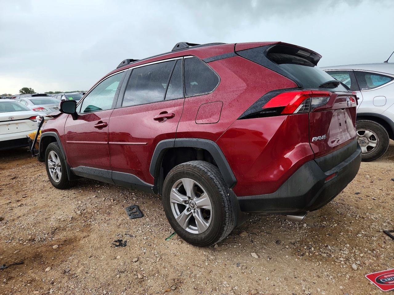 2024 TOYOTA RAV4 XLE — снимка 2
