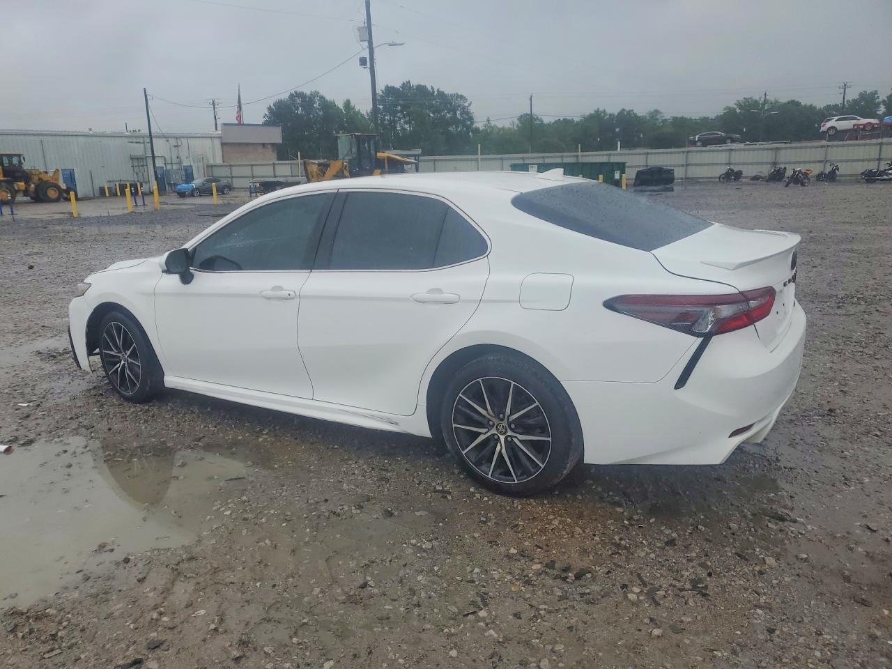 2021 TOYOTA CAMRY SE — снимка 2