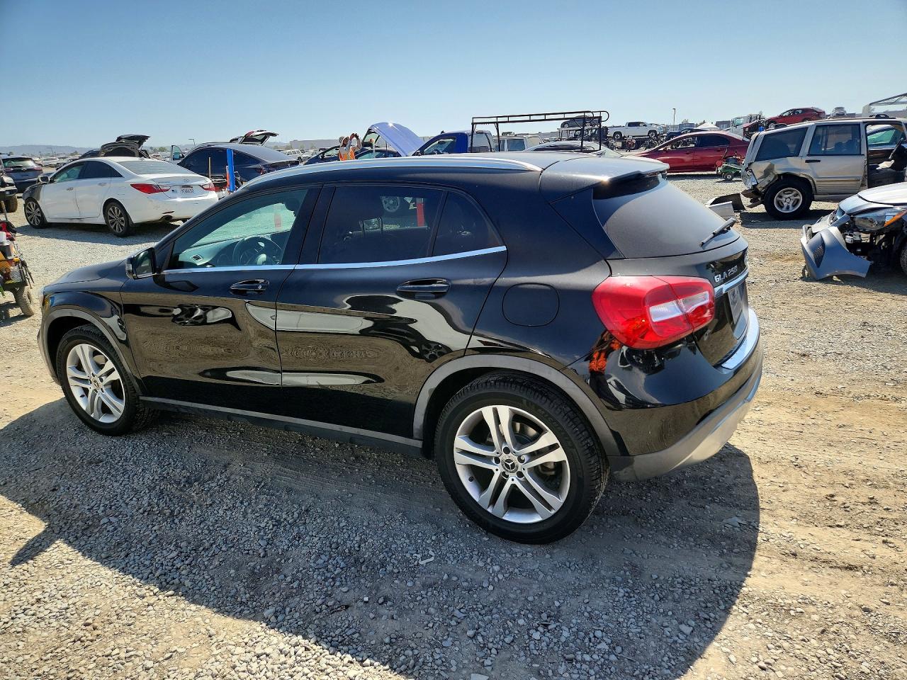 2018 MERCEDES-BENZ GLA 250 4MATIC — снимка 2