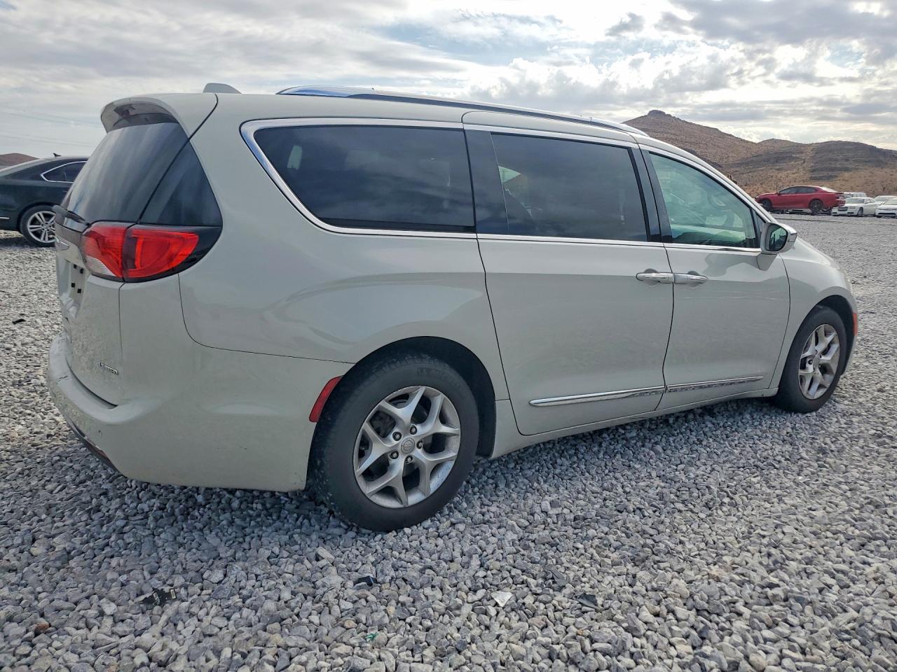 2020 CHRYSLER PACIFICA LIMITED — снимка 3