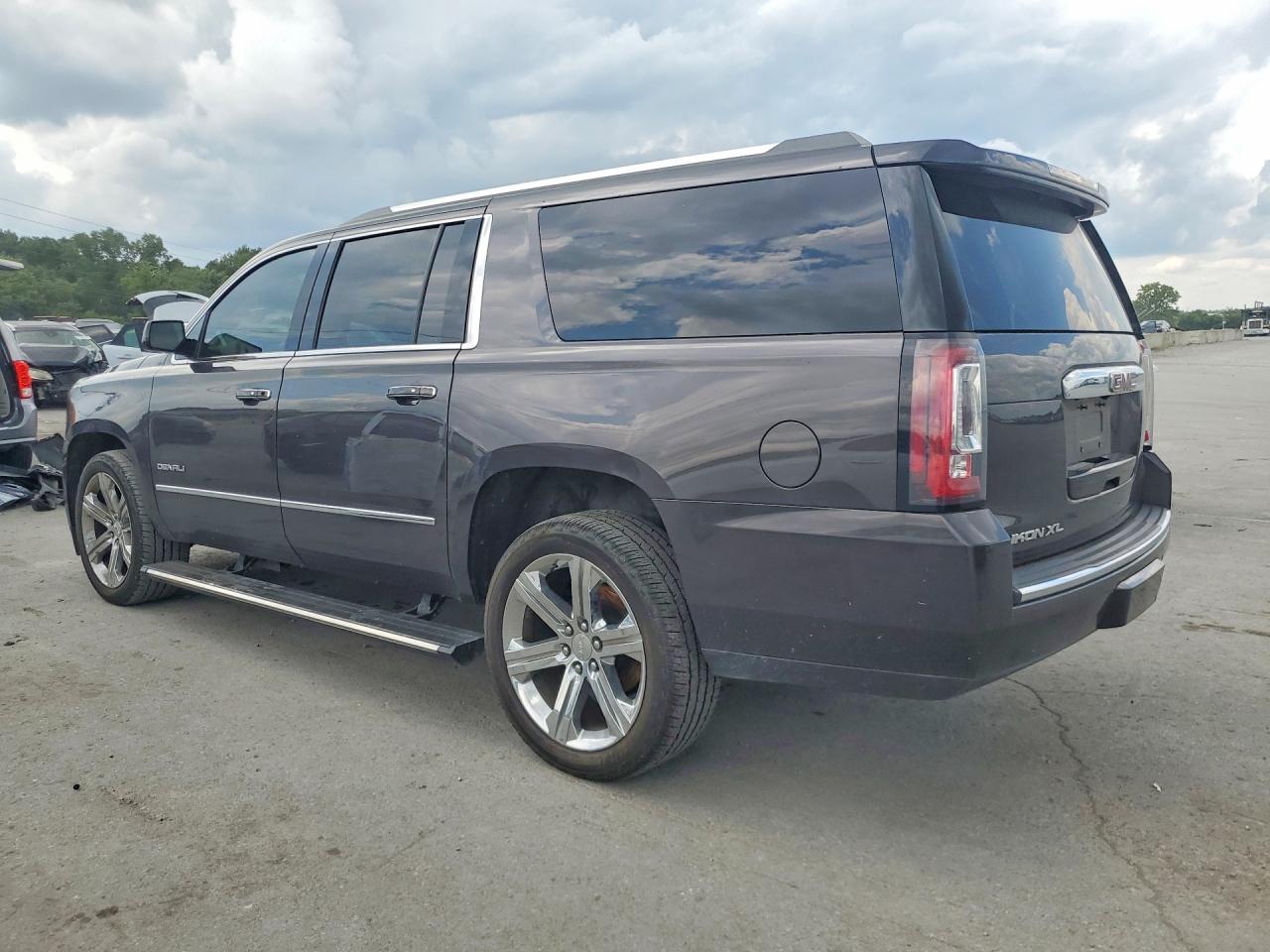 2017 GMC YUKON XL DENALI — снимка 2