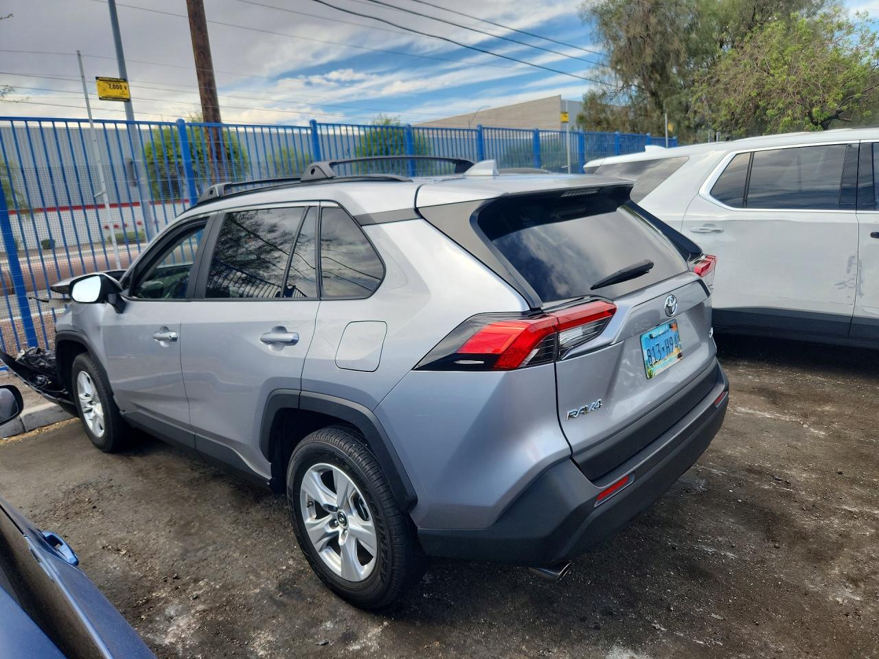 2019 TOYOTA RAV4 XLE — снимка 2