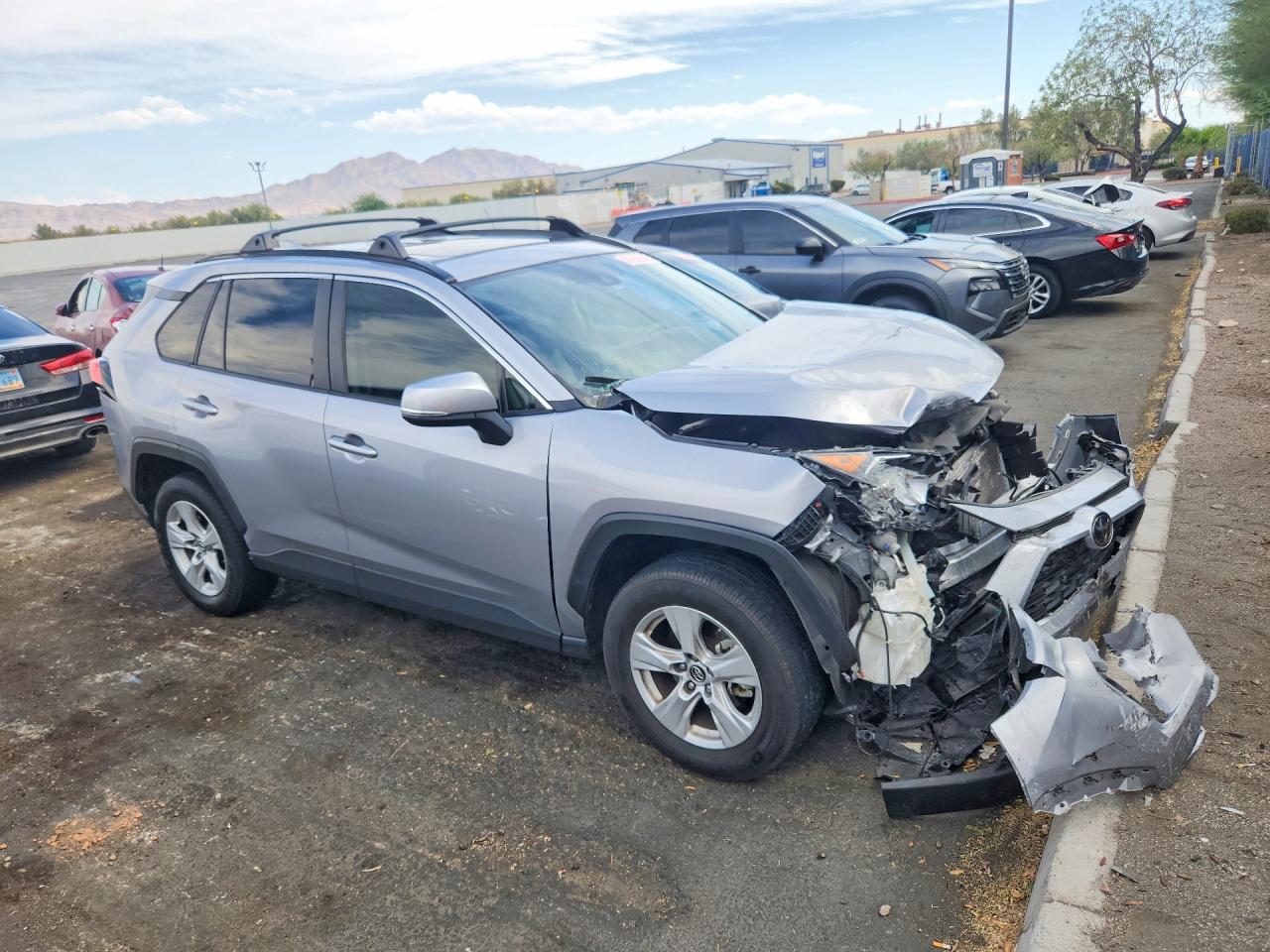 2019 TOYOTA RAV4 XLE — снимка 4