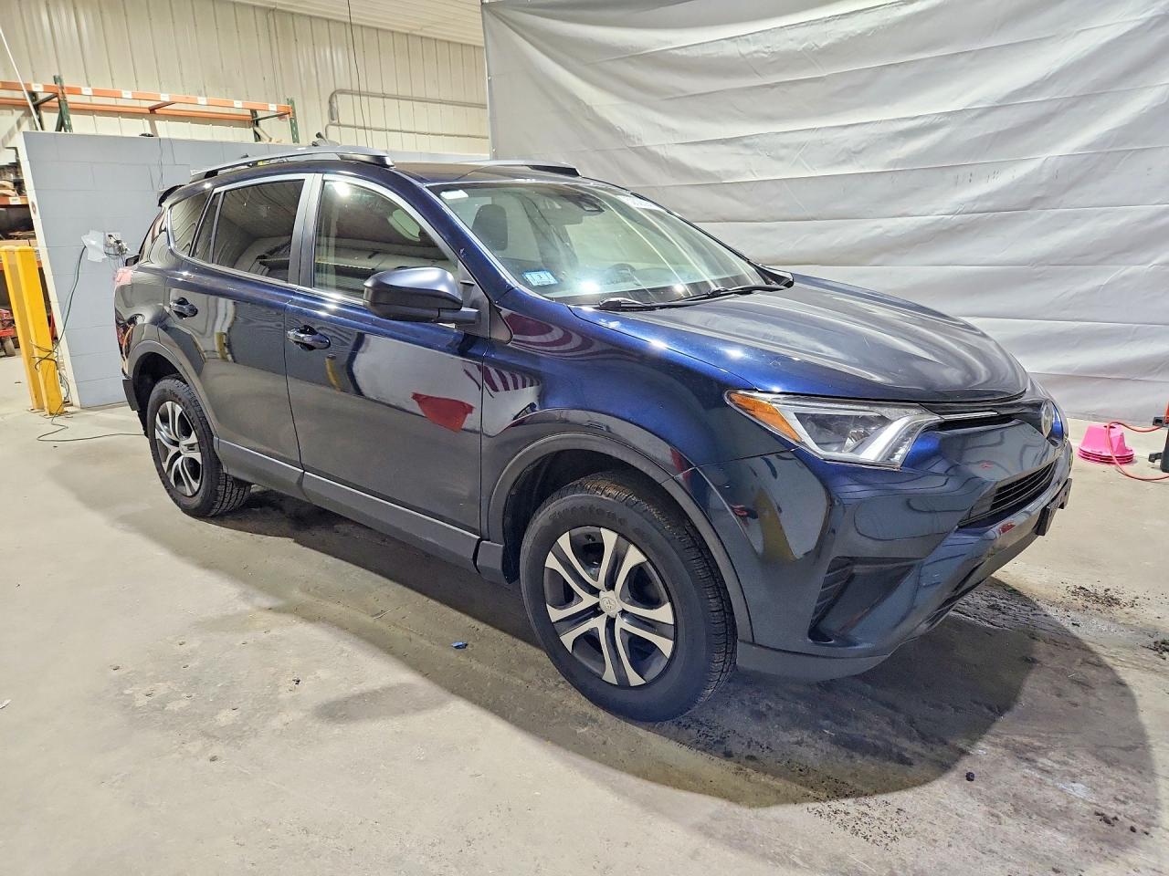 2018 TOYOTA RAV4 LE — снимка 4