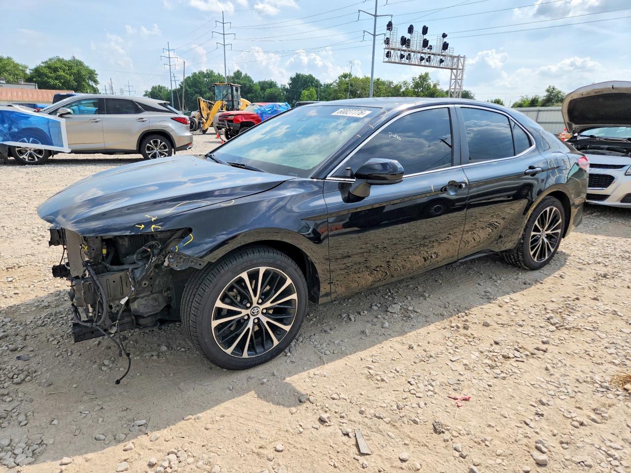 2018 TOYOTA CAMRY SE