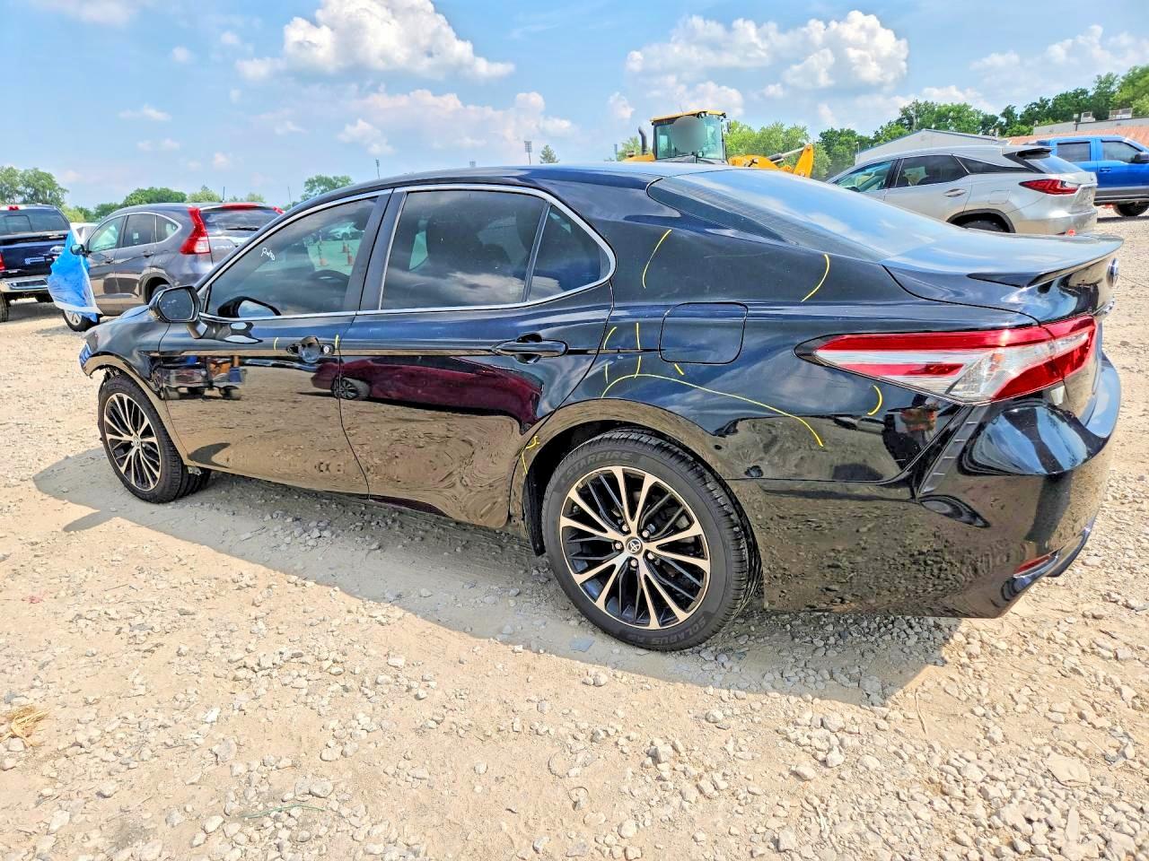 2018 TOYOTA CAMRY SE — снимка 2