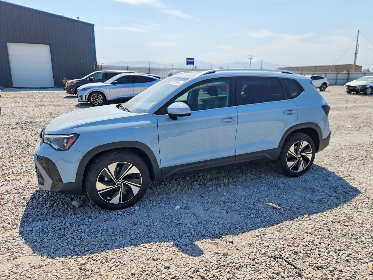 2025 VOLKSWAGEN TAOS SE