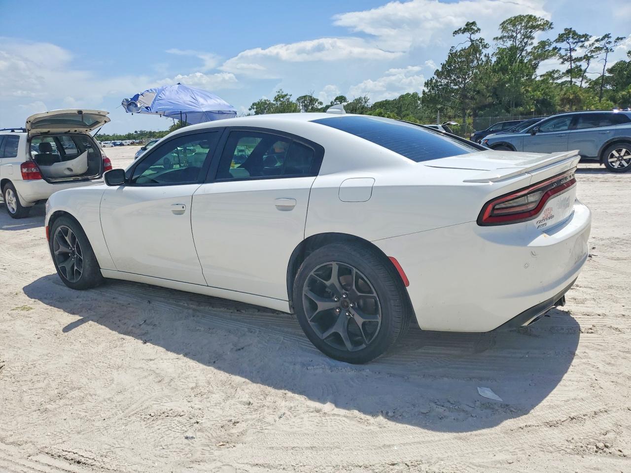 2015 DODGE CHARGER SXT — снимка 2