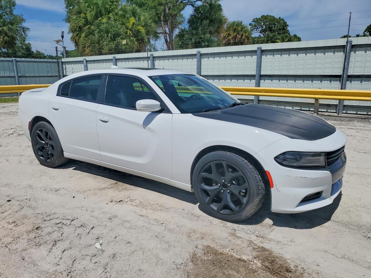 2015 DODGE CHARGER SXT — снимка 4