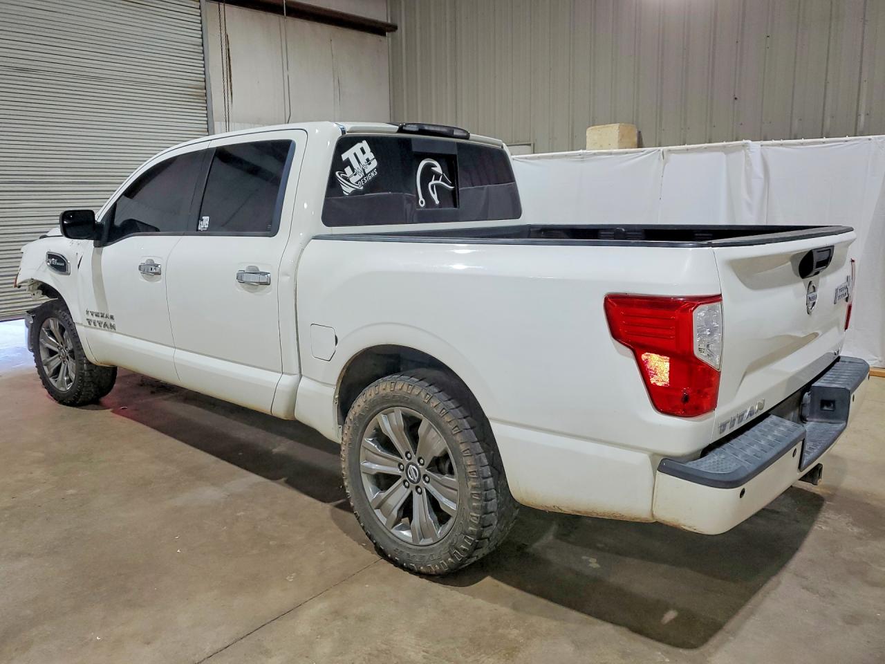 2017 NISSAN TITAN SV — снимка 2