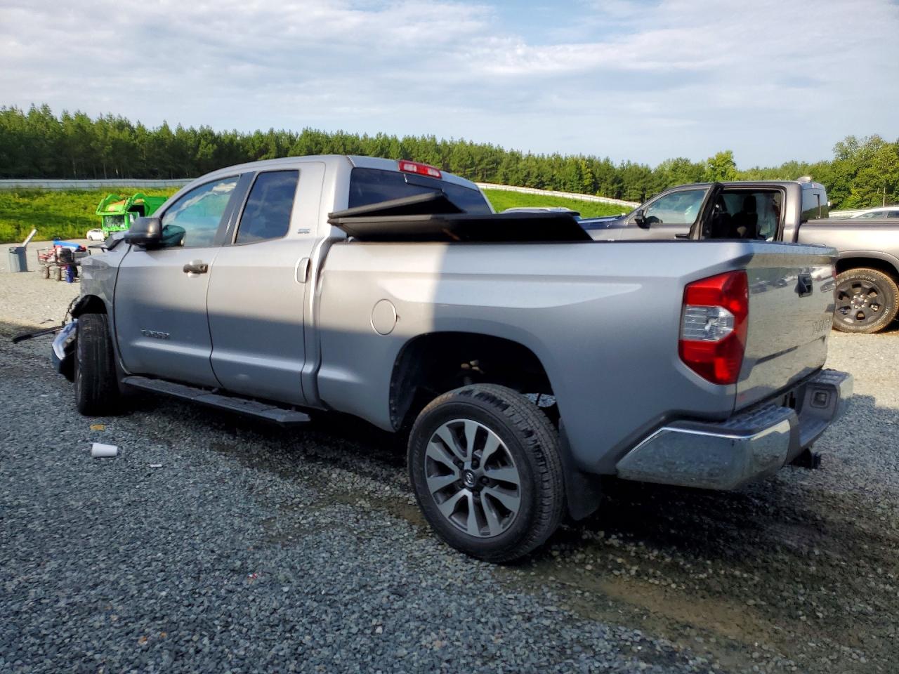 2017 TOYOTA TUNDRA SR5 — снимка 2