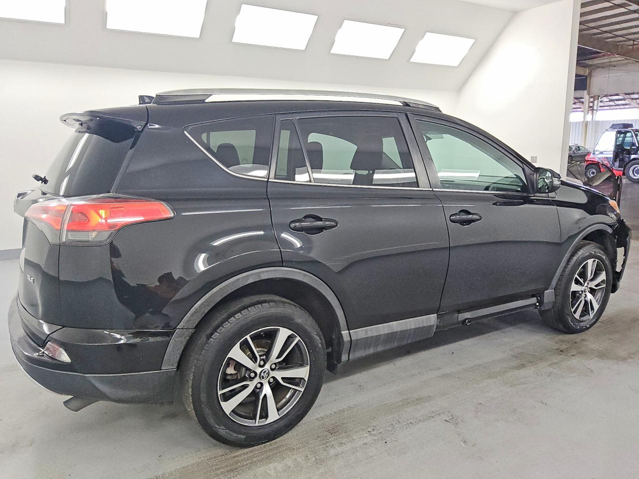 2016 TOYOTA RAV4 XLE — снимка 3