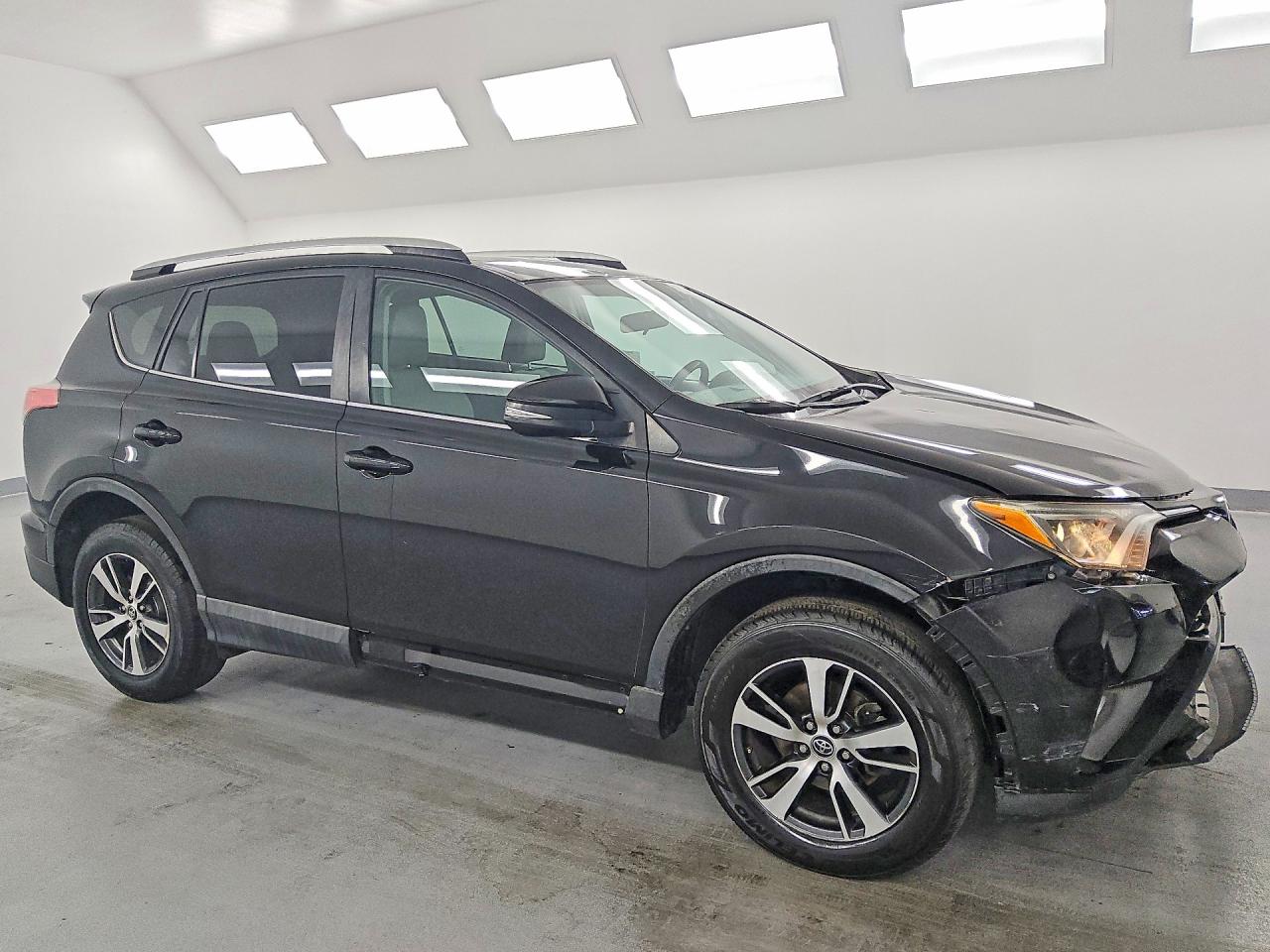 2016 TOYOTA RAV4 XLE — снимка 4