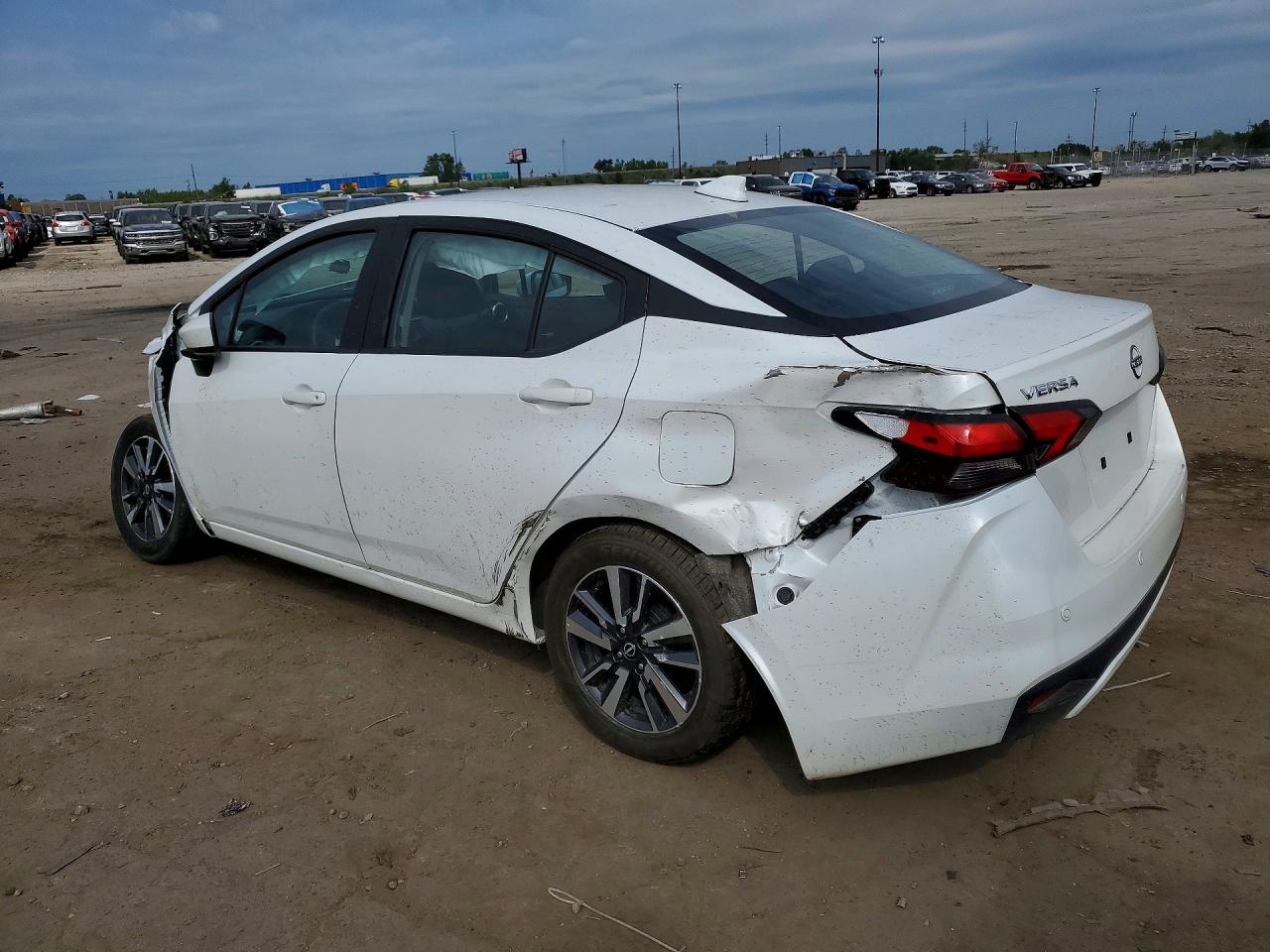 2025 NISSAN VERSA SV — снимка 2