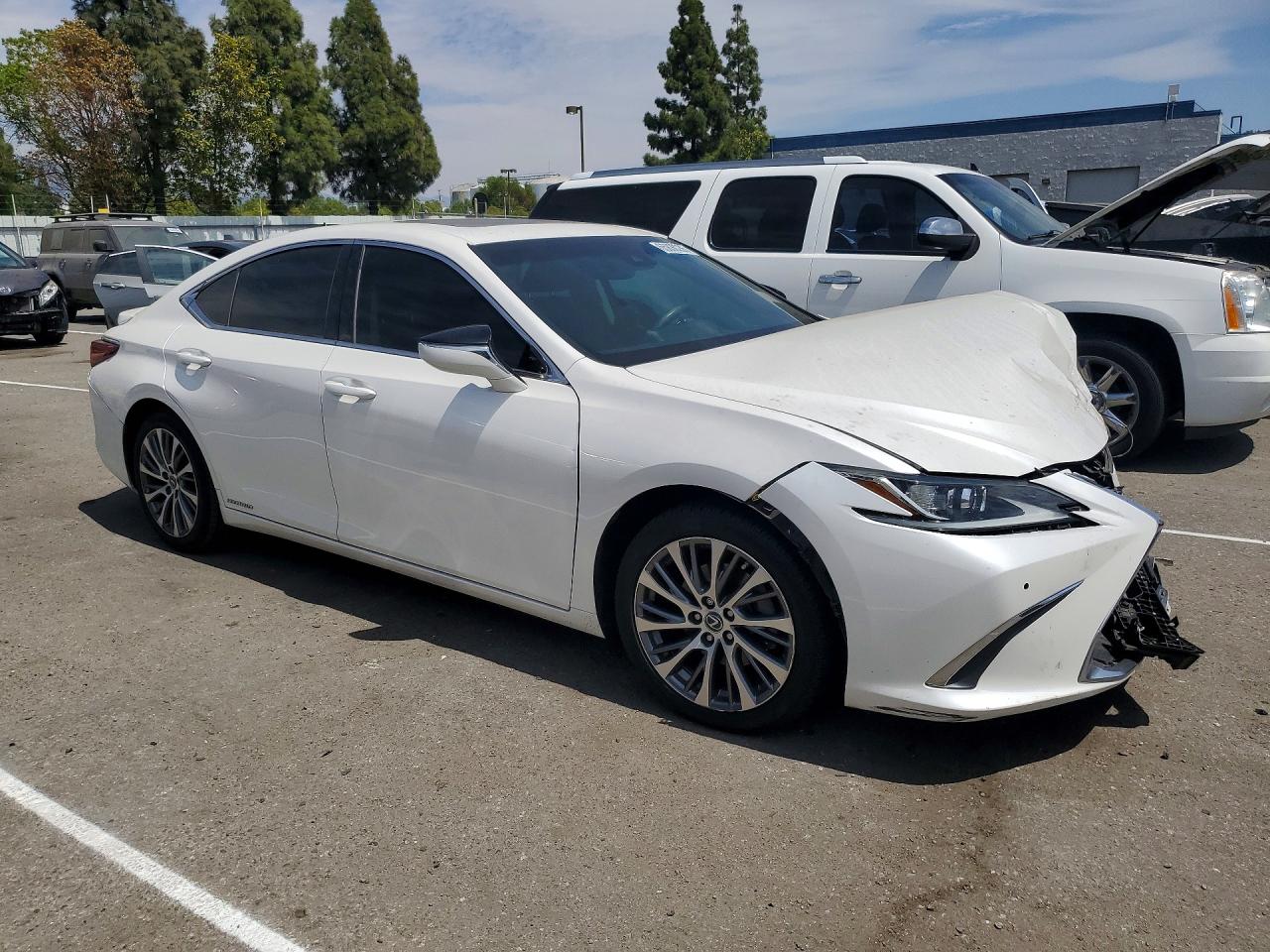 2019 LEXUS ES 300H — снимка 4