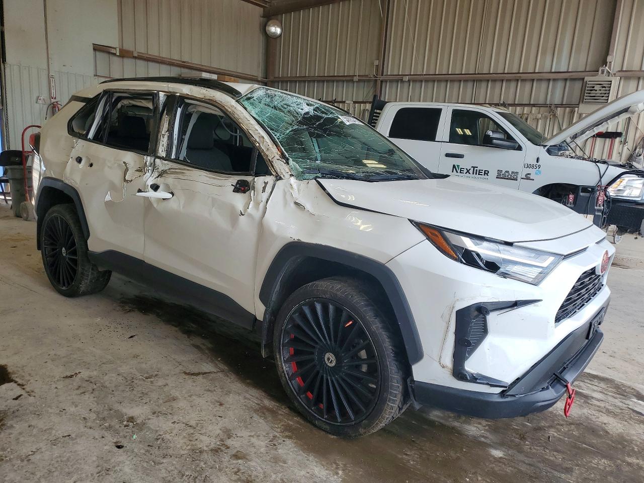 2024 TOYOTA RAV4 XLE — снимка 4