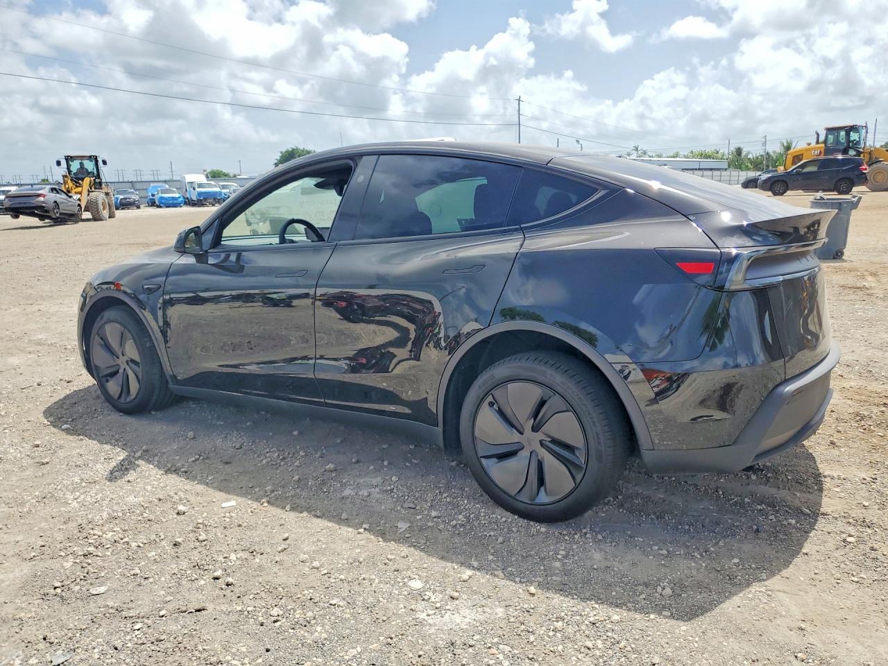 2026 TESLA MODEL Y — снимка 2