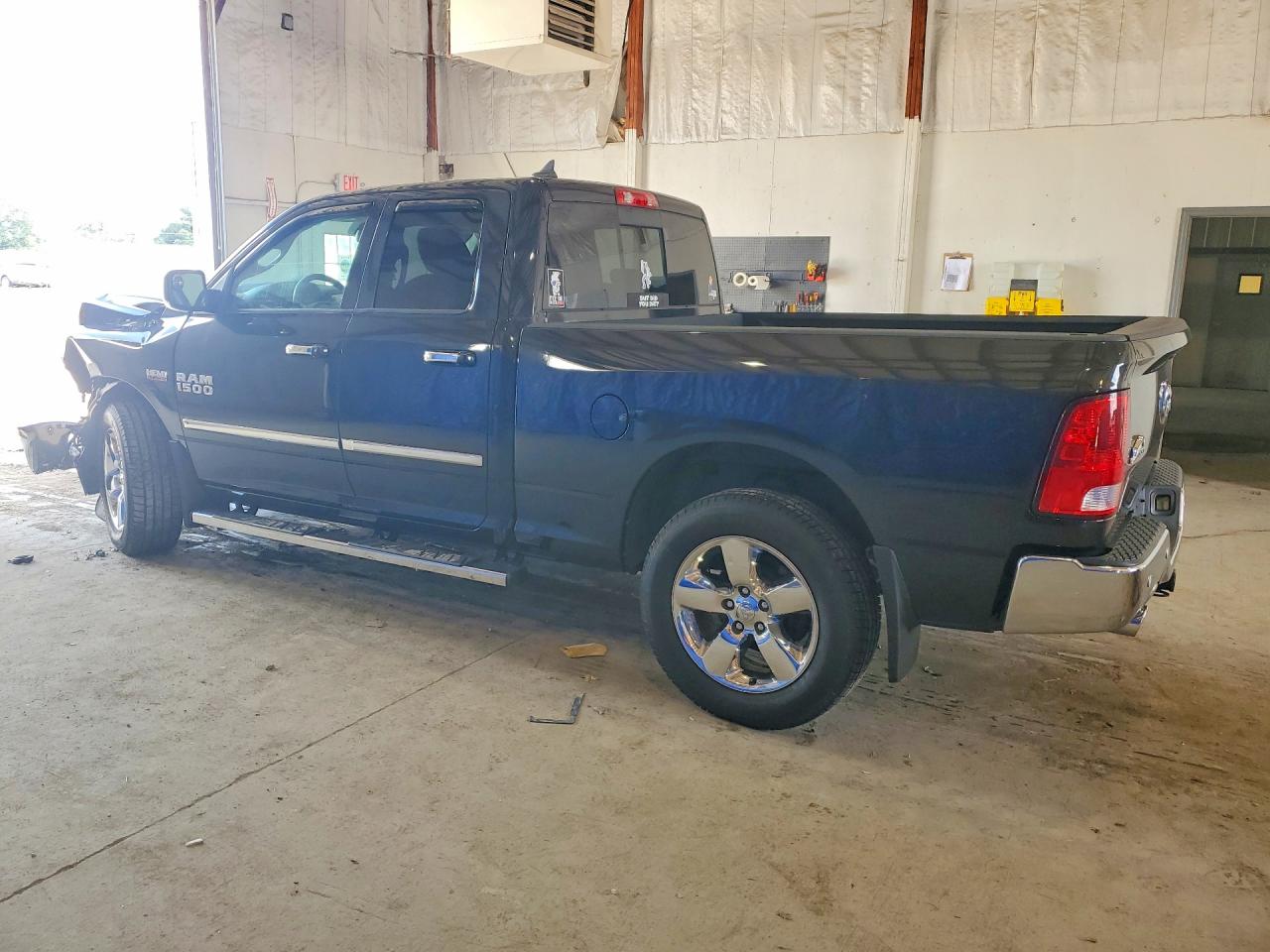 2017 RAM 1500 SLT — снимка 2