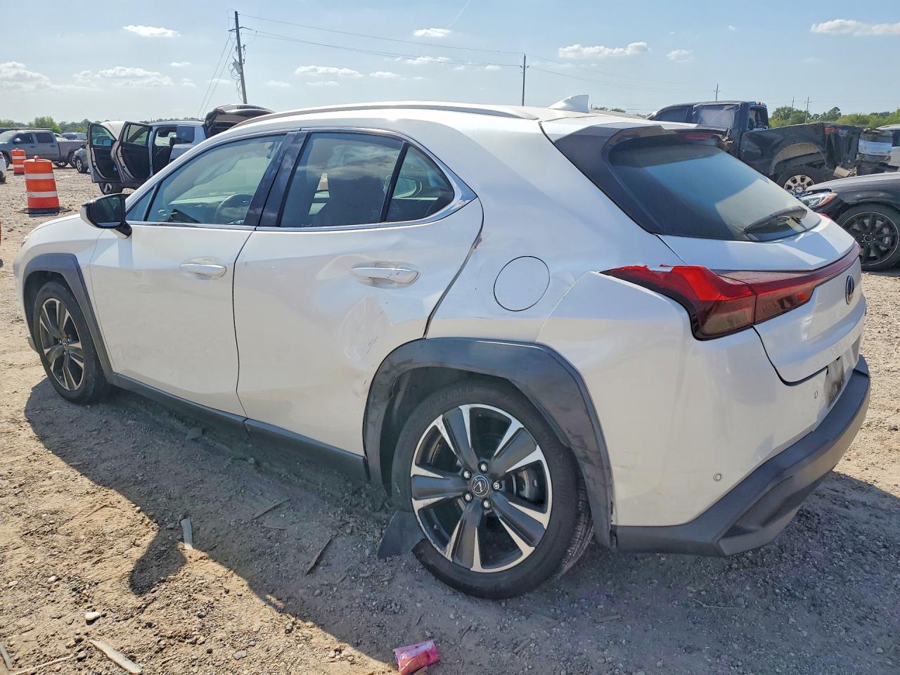 2020 LEXUS UX 200 — снимка 2