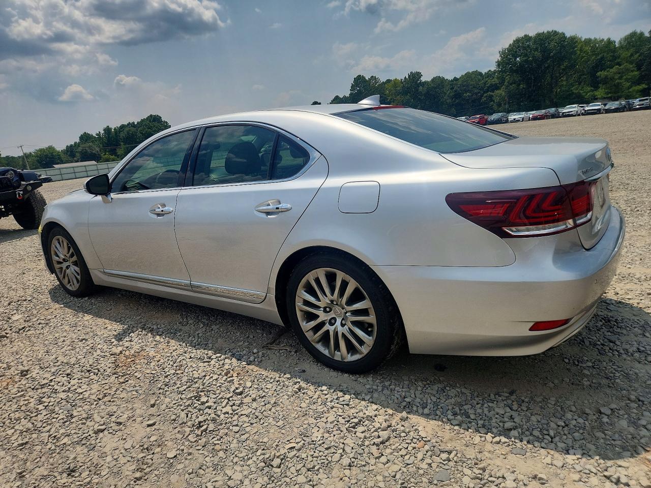 2015 LEXUS LS 460 — снимка 2