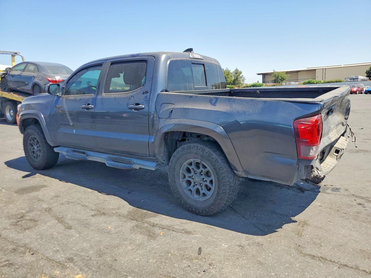2022 TOYOTA TACOMA SR5 V6 — снимка 2