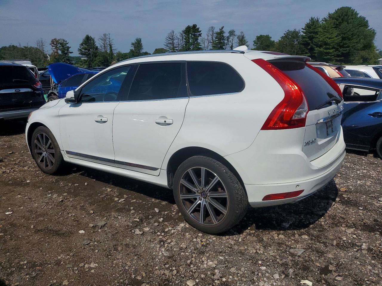 2016 VOLVO XC60 T5 PREMIER — снимка 2