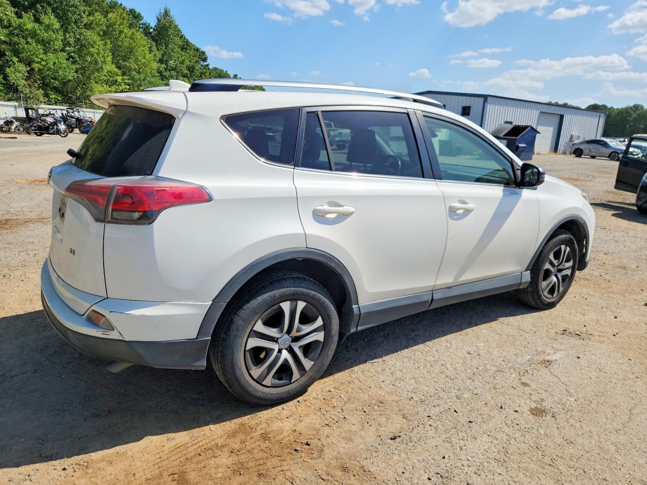 2017 TOYOTA RAV4 LE — снимка 3