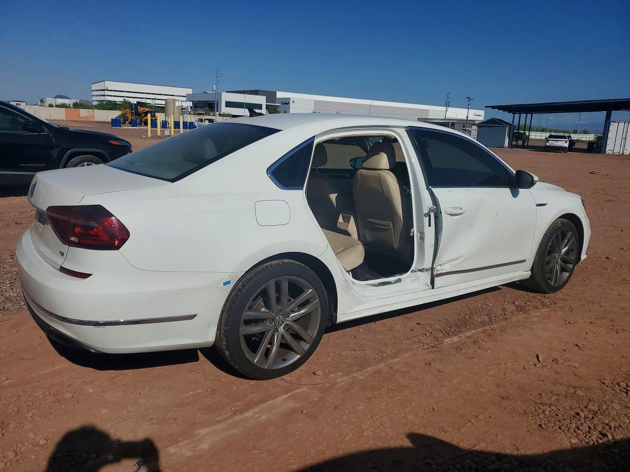 2017 VOLKSWAGEN PASSAT R-LINE — снимка 3