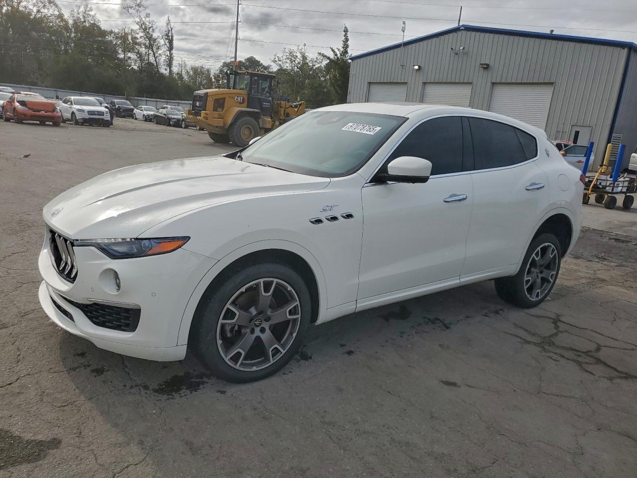 2022 MASERATI LEVANTE BASE