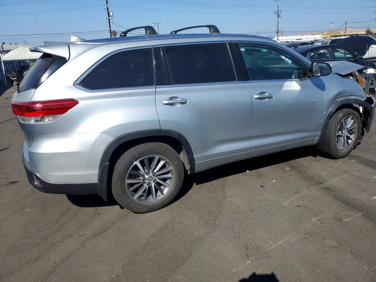 2018 TOYOTA HIGHLANDER XLE — снимка 3