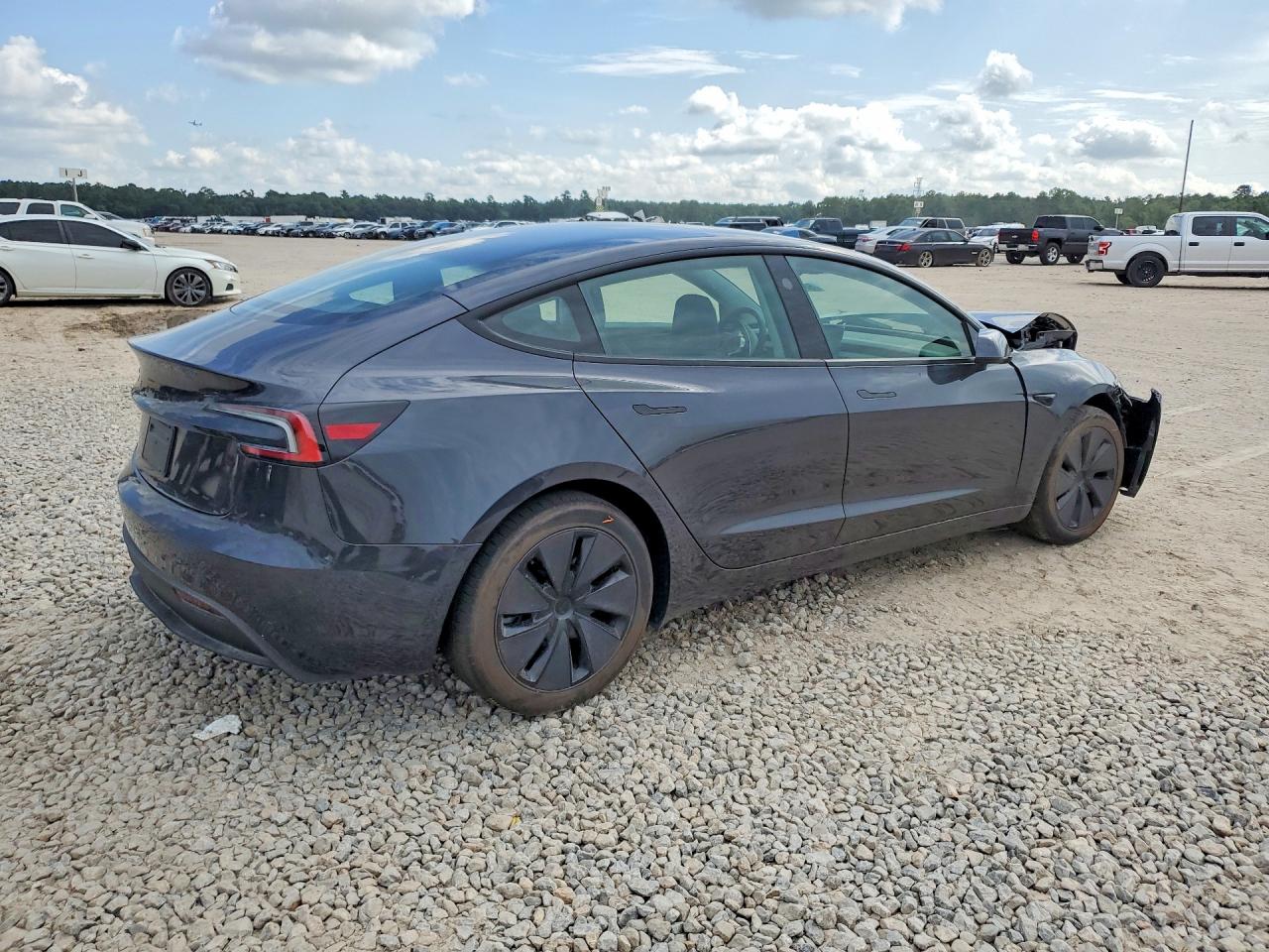 2026 TESLA MODEL 3 — снимка 3