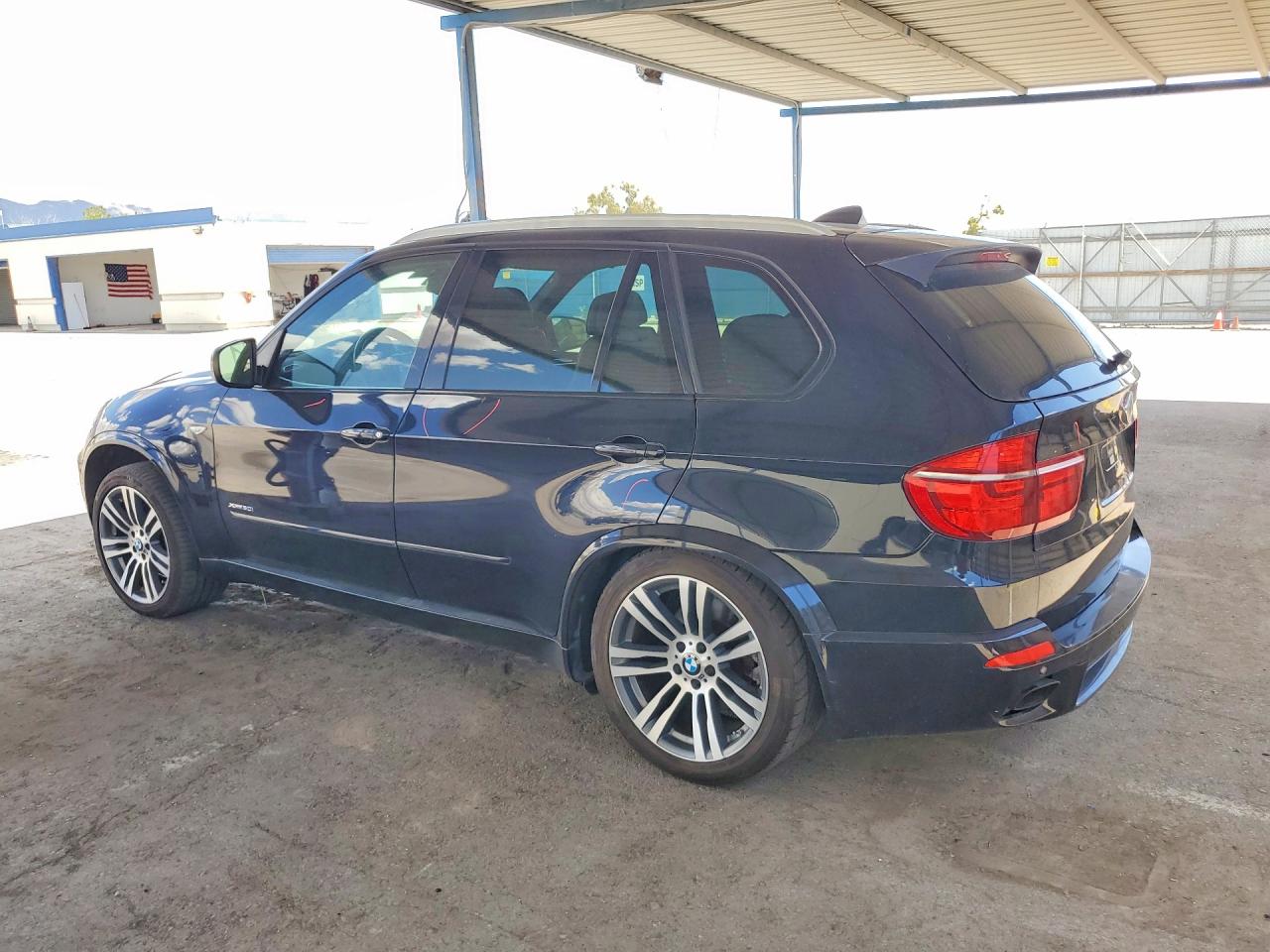 2013 BMW X5 XDRIVE50I — снимка 2