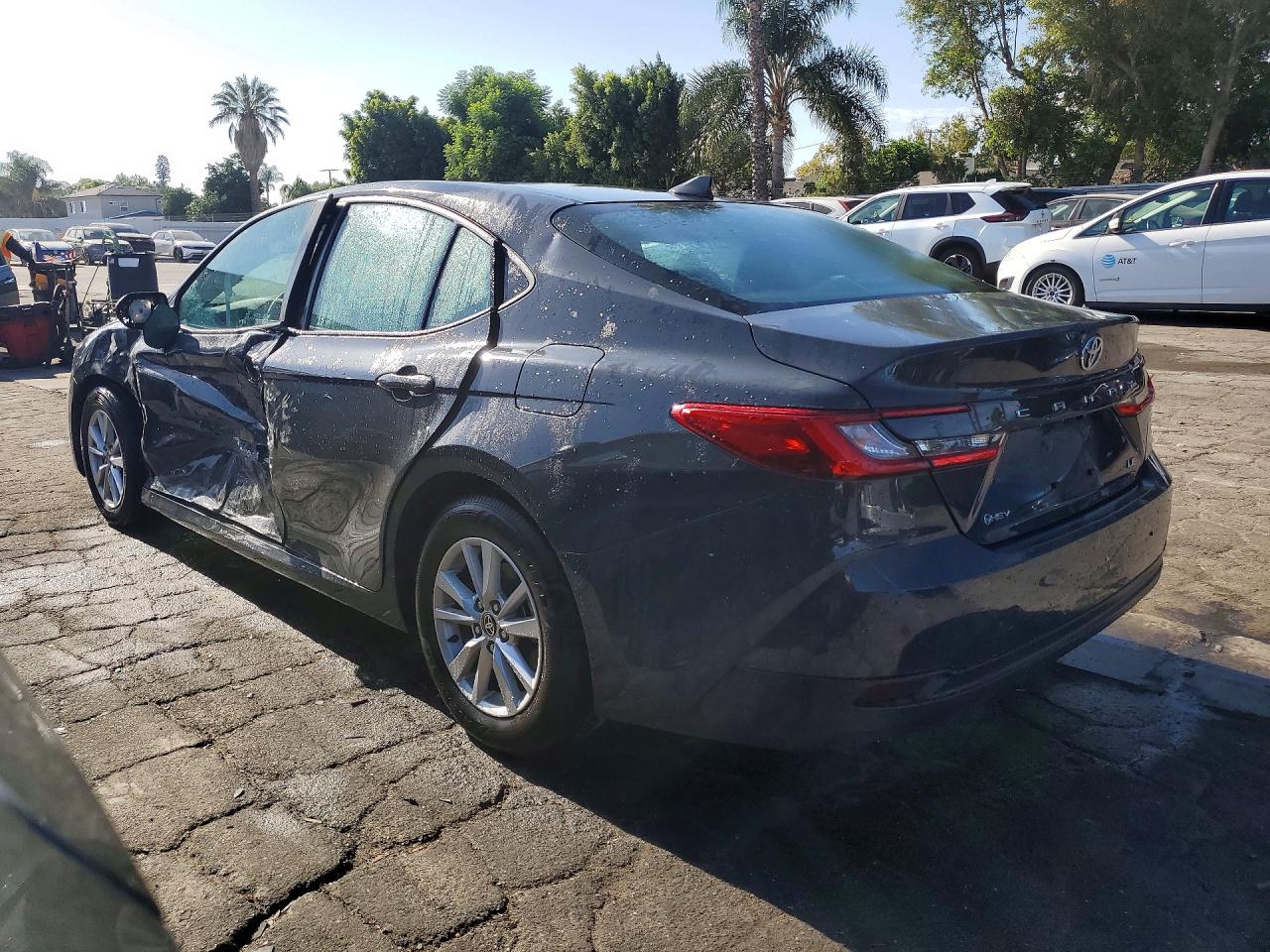 2025 TOYOTA CAMRY LE — снимка 2