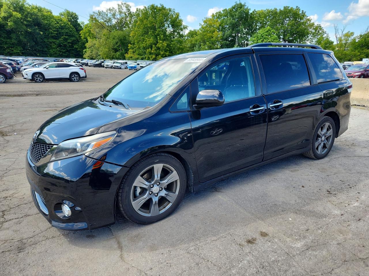 2017 TOYOTA SIENNA SE